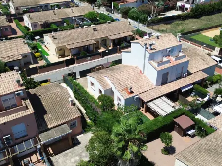 Villa sur la Costa Brava pour 6 avec piscine commune, jardin et proche plage - Photo 22