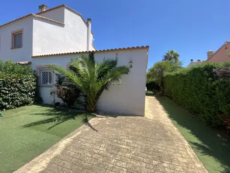 Villa sur la Costa Brava pour 6 avec piscine commune, jardin et proche plage - Photo 24