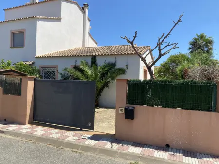 Villa sur la Costa Brava pour 6 avec piscine commune, jardin et proche plage - Photo 27