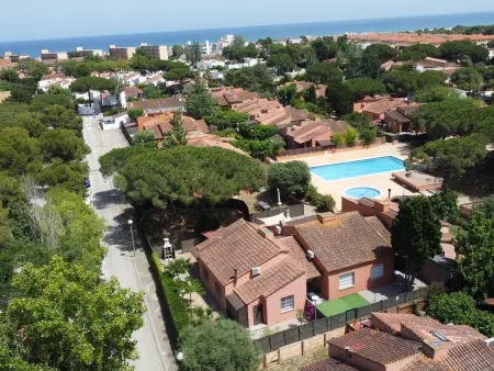Location maison à Torroella de Montgrí, Maison mitoyenne à Mas Pinell avec piscine, jardin, parking privé et proche plage - 8 pers