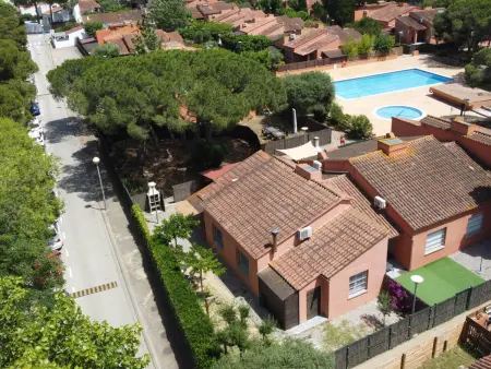 Maison mitoyenne à Mas Pinell avec piscine, jardin, parking privé et proche plage - 8 pers - Photo 7