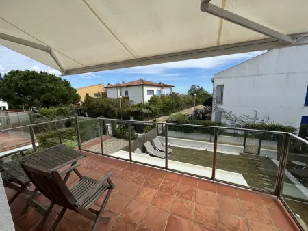 Maison rénovée à Torroella, proche plage, clim, wifi, garage et piscine commune - Photo 3