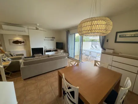 Maison rénovée à Torroella, proche plage, clim, wifi, garage et piscine commune - Photo 4