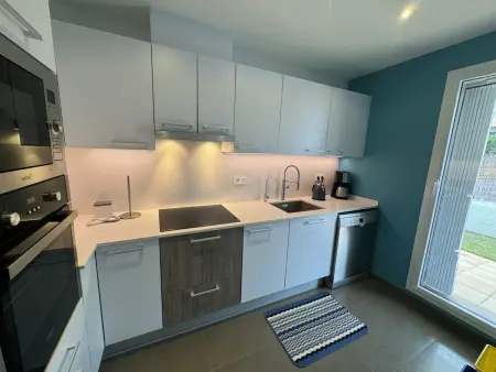 Maison rénovée à Torroella, proche plage, clim, wifi, garage et piscine commune - Photo 5