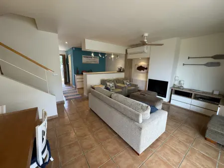 Maison rénovée à Torroella, proche plage, clim, wifi, garage et piscine commune - Photo 6