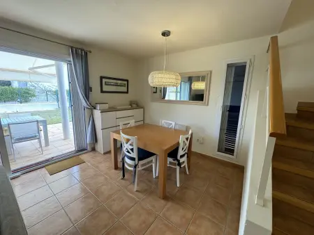 Maison rénovée à Torroella, proche plage, clim, wifi, garage et piscine commune - Photo 7
