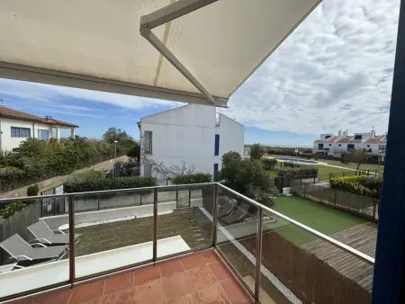 Maison rénovée à Torroella, proche plage, clim, wifi, garage et piscine commune - Photo 8