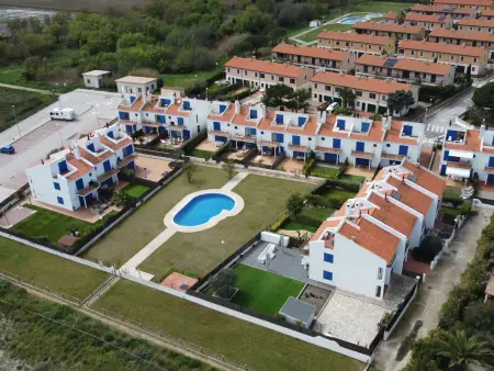Maison rénovée à Torroella, proche plage, clim, wifi, garage et piscine commune - Photo 16