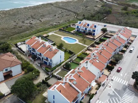 Maison rénovée à Torroella, proche plage, clim, wifi, garage et piscine commune - Photo 24
