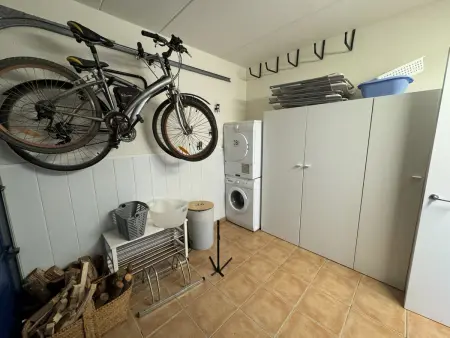 Maison rénovée à Torroella, proche plage, clim, wifi, garage et piscine commune - Photo 33