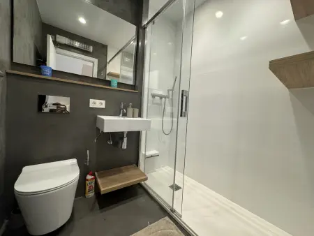 Maison rénovée à Torroella, proche plage, clim, wifi, garage et piscine commune - Photo 35