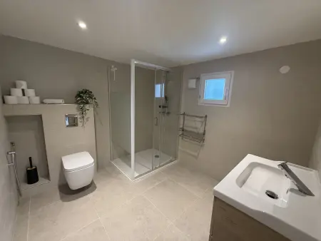 Maison spacieuse avec piscine privée près de la plage - jusqu'à 10 personnes - Photo 7