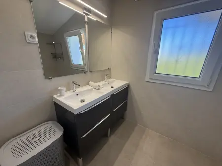 Maison spacieuse avec piscine privée près de la plage - jusqu'à 10 personnes - Photo 16