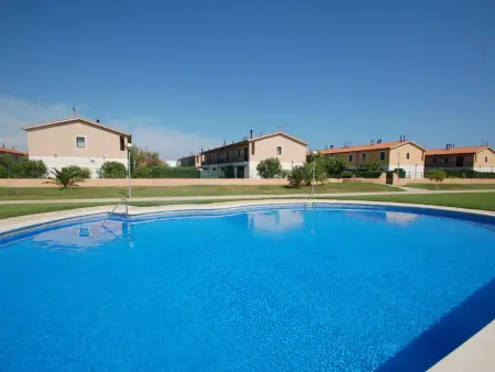Location maison à Torroella de Montgrí, Villa à Torroella de Montgri - 6 pers, Piscine Commune, à 150m de la Plage, Jardin et Barbecue