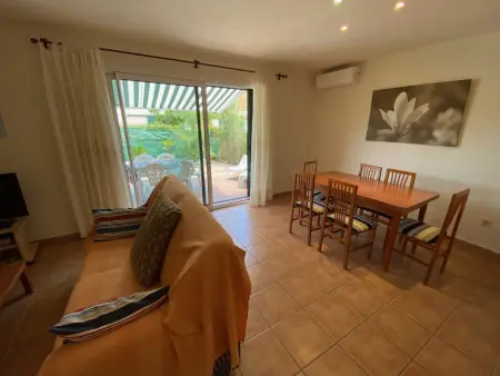 Villa à Torroella de Montgri - 6 pers, Piscine Commune, à 150m de la Plage, Jardin et Barbecue - Photo 2