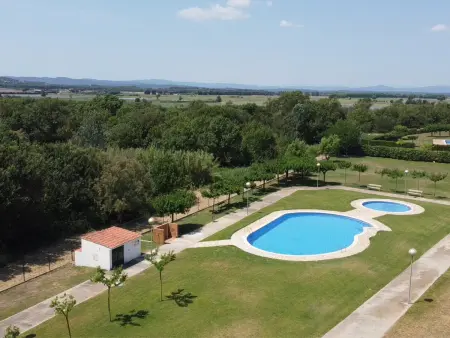 Villa proche plage à Torroella de Montgrí pour 6 pers, piscine commune, jardin privé, Wi-Fi - Photo 2