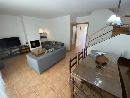Villa proche plage à Torroella de Montgrí pour 6 pers, piscine commune, jardin privé, Wi-Fi - Photo 9