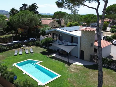 Location villa à Torroella de Montgrí, Villa à Torroella de Montgri avec piscine privée, proche mer et climatisation