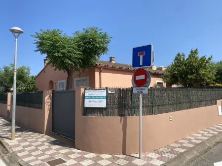 Maison confortable avec piscine commune, clim et parking à Mas Pinell - Photo 15