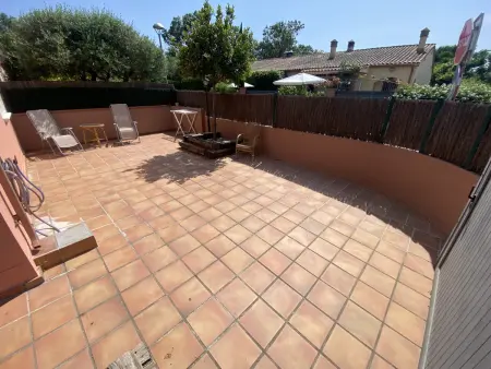 Maison confortable avec piscine commune, clim et parking à Mas Pinell - Photo 25