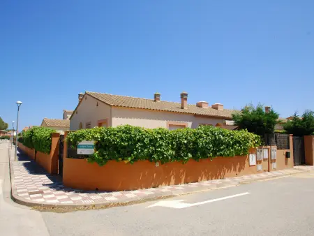Location maison à Torroella de Montgrí, Maison à Mas Pinell pour 4 pers, piscine commune, clim, près de la plage, parking privé