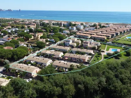 Maison à Mas Pinell pour 4 pers, piscine commune, clim, près de la plage, parking privé - Photo 5
