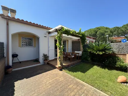 Location maison à Torroella de Montgrí, Villa à Torroella de Montgrí pour 4 pers, piscine commune, jardin privé, proche plage
