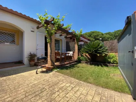 Villa à Torroella de Montgrí pour 4 pers, piscine commune, jardin privé, proche plage - Photo 12