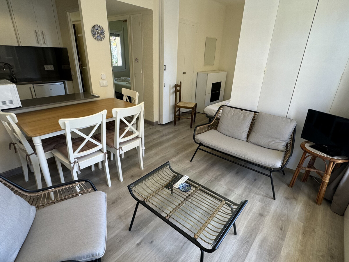 Appartement 2 chambres rénové à 100m de la plage - Photo 2