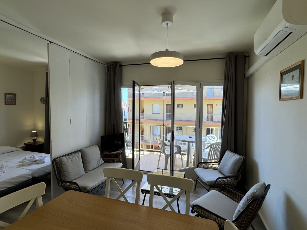 Appartement 2 chambres rénové à 100m de la plage - Photo 9