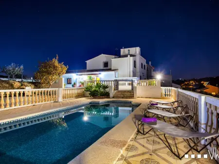 Location villa à Calp, Villa méditerranéenne avec piscine privée, proche plages de Calpe