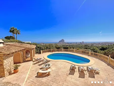 Location villa à Calp, Villa luxueuse avec piscine privée à Calpe