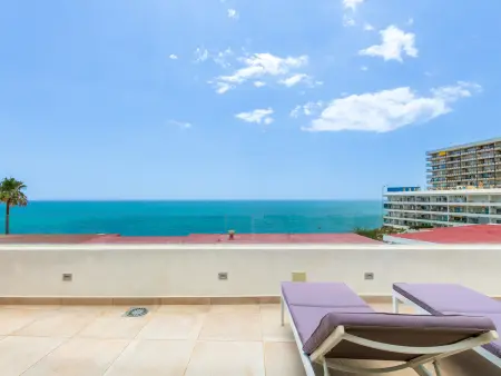 Location appartement à Torremolinos, Appartement coquet en bord de mer à Torremolinos avec piscine et climatisation