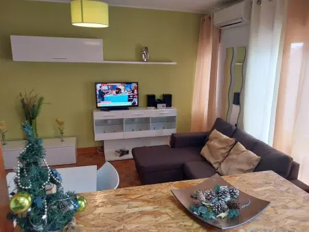 Location appartement à Seia, Grand Appartement 3 Chambres à Seia avec Balcon