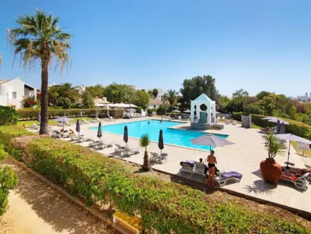 Location appartement à Tavira, Studio Moderne à Tavira, Capacité 4, Piscine et Wifi
