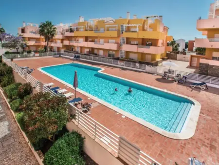 Location appartement à Tavira, Appartement Moderne avec Balcon, Climatisation et Piscine à Cabanas
