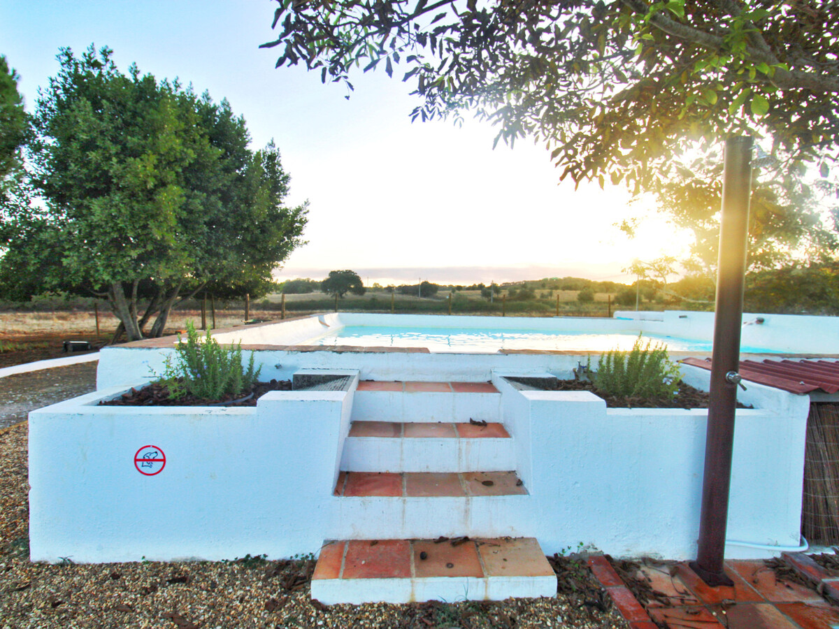 Gîte rustique 7 hectares à Alvito, piscine et terrasse - Photo 7