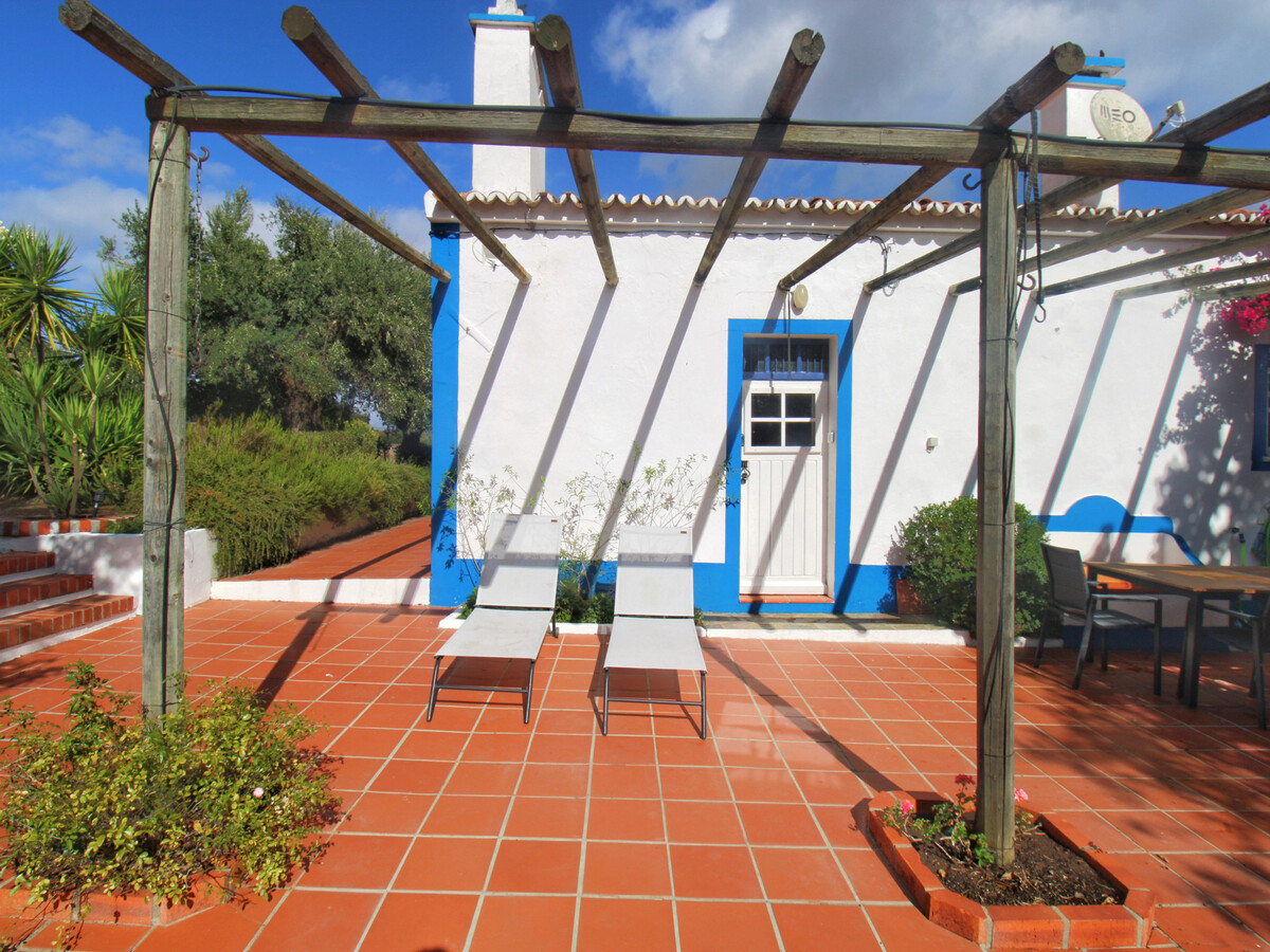 Gîte rustique 7 hectares à Alvito, piscine et terrasse - Photo 8
