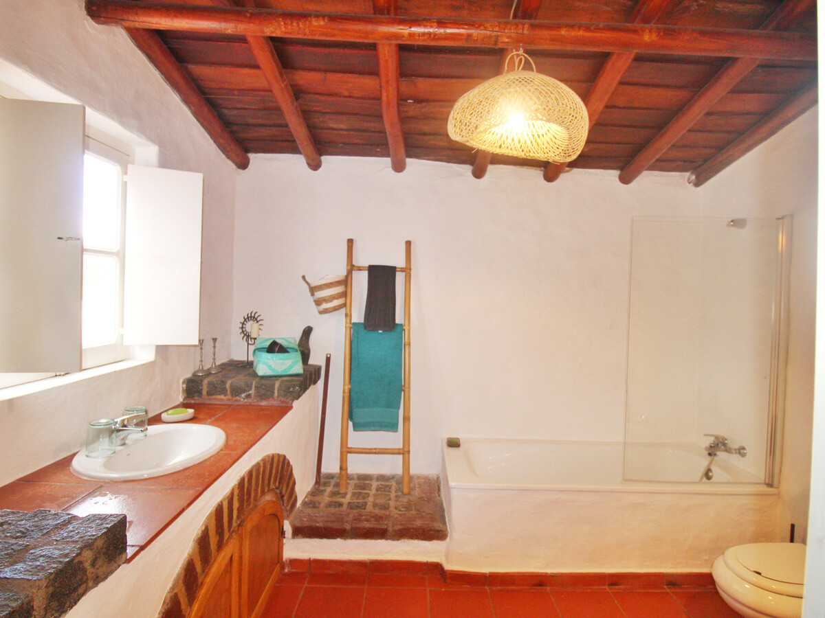 Gîte rustique 7 hectares à Alvito, piscine et terrasse - Photo 19