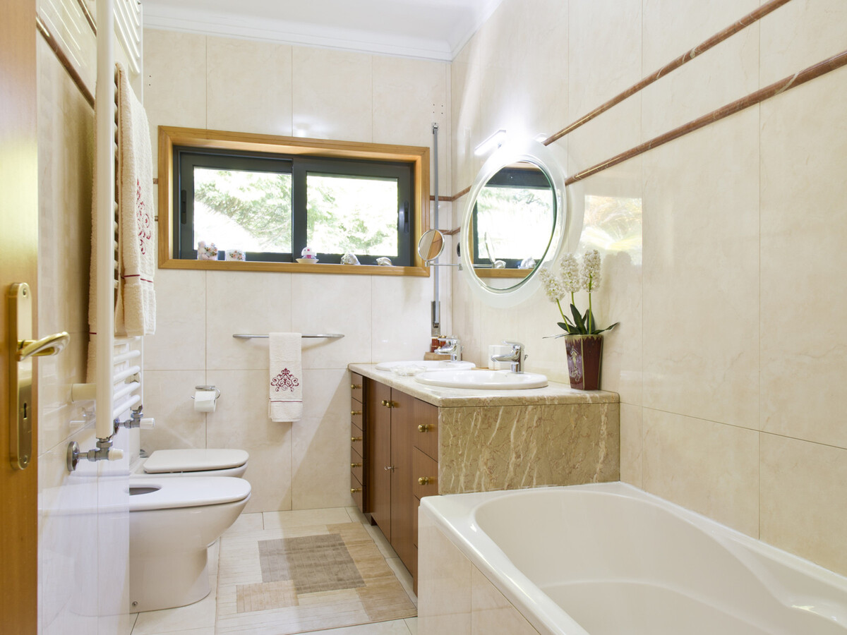 Villa 4 chambres, 300 m², à 4 m des plages de Viana - Photo 12