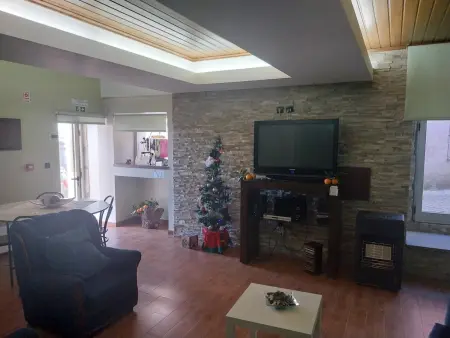 Location villa à Seia, Villa spacieuse 7 chambres avec terrasse et barbecue à Seia