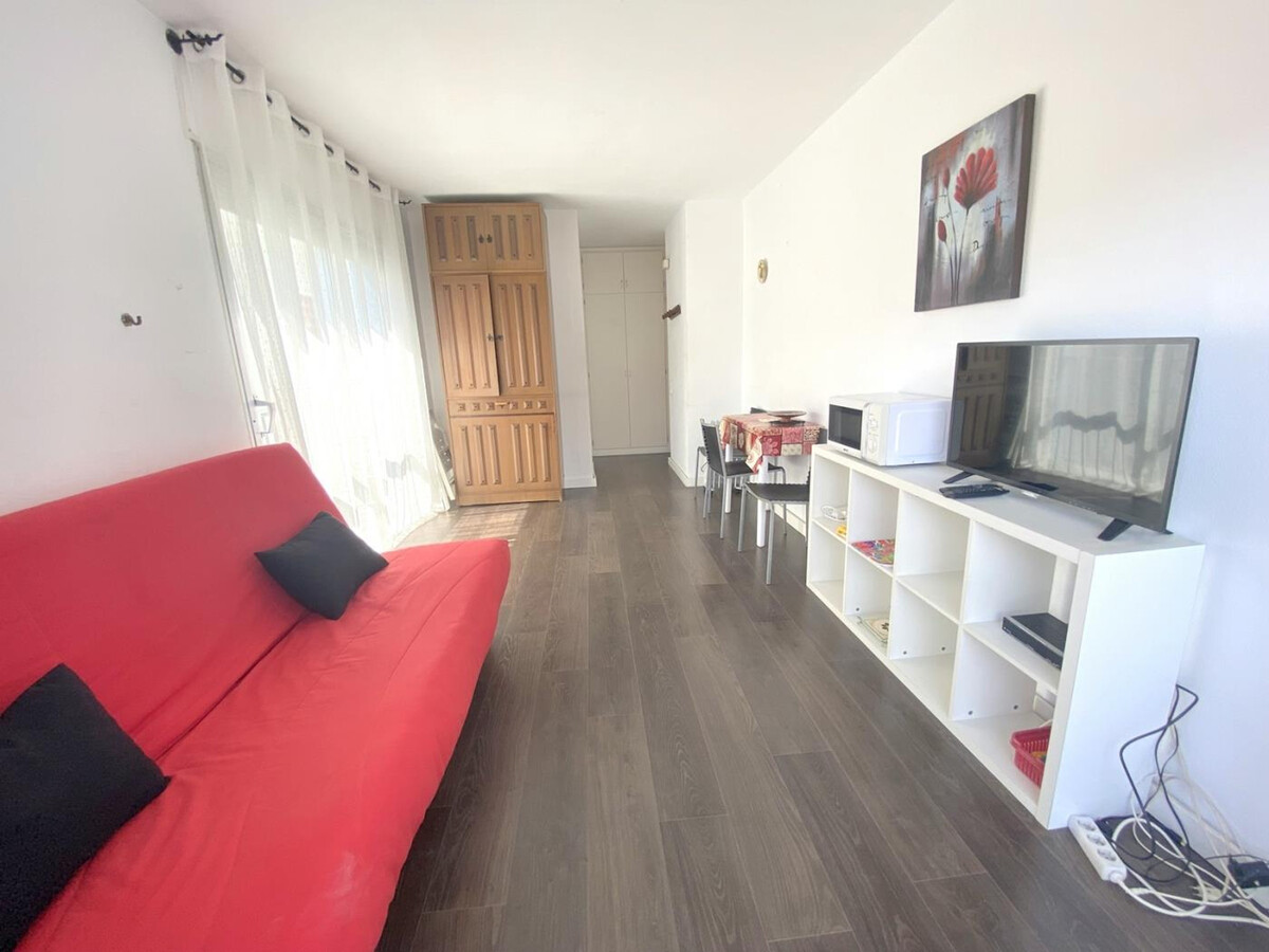 Studio centre Roses, 50 m de la plage avec terrasse - Photo 2