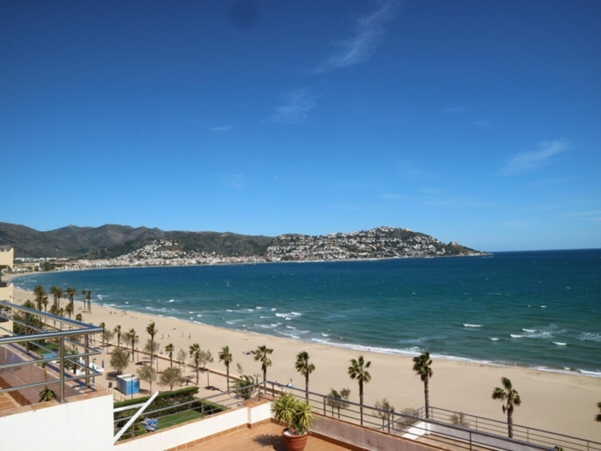 Studio Centre Roses, 50m plage, terrasse piétonne - Photo 9