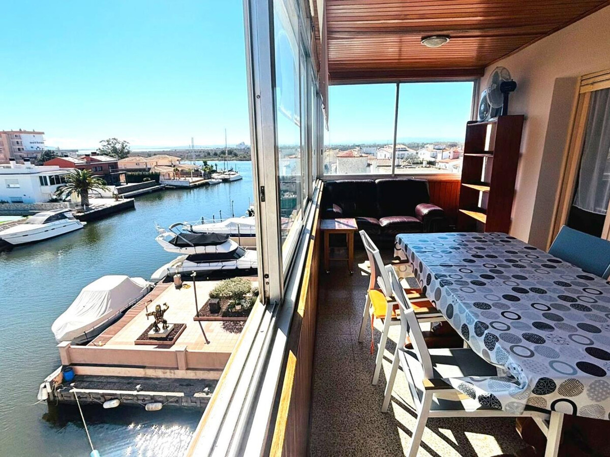 Appartement 6 personnes vue canal à Roses, 10 min plage - Photo 1