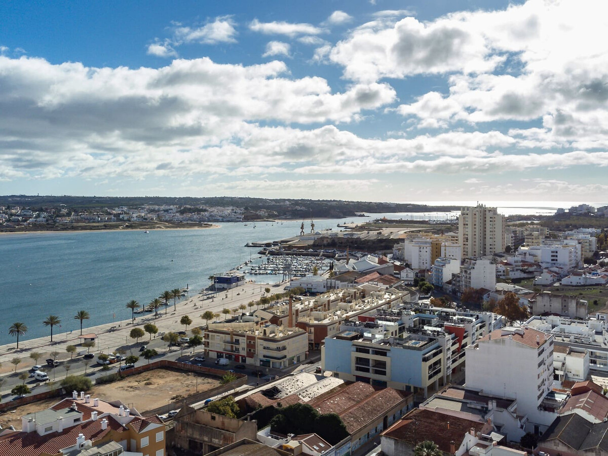 Appartement 110m² rénové, terrasse vue fleuve à Portimão - Photo 9
