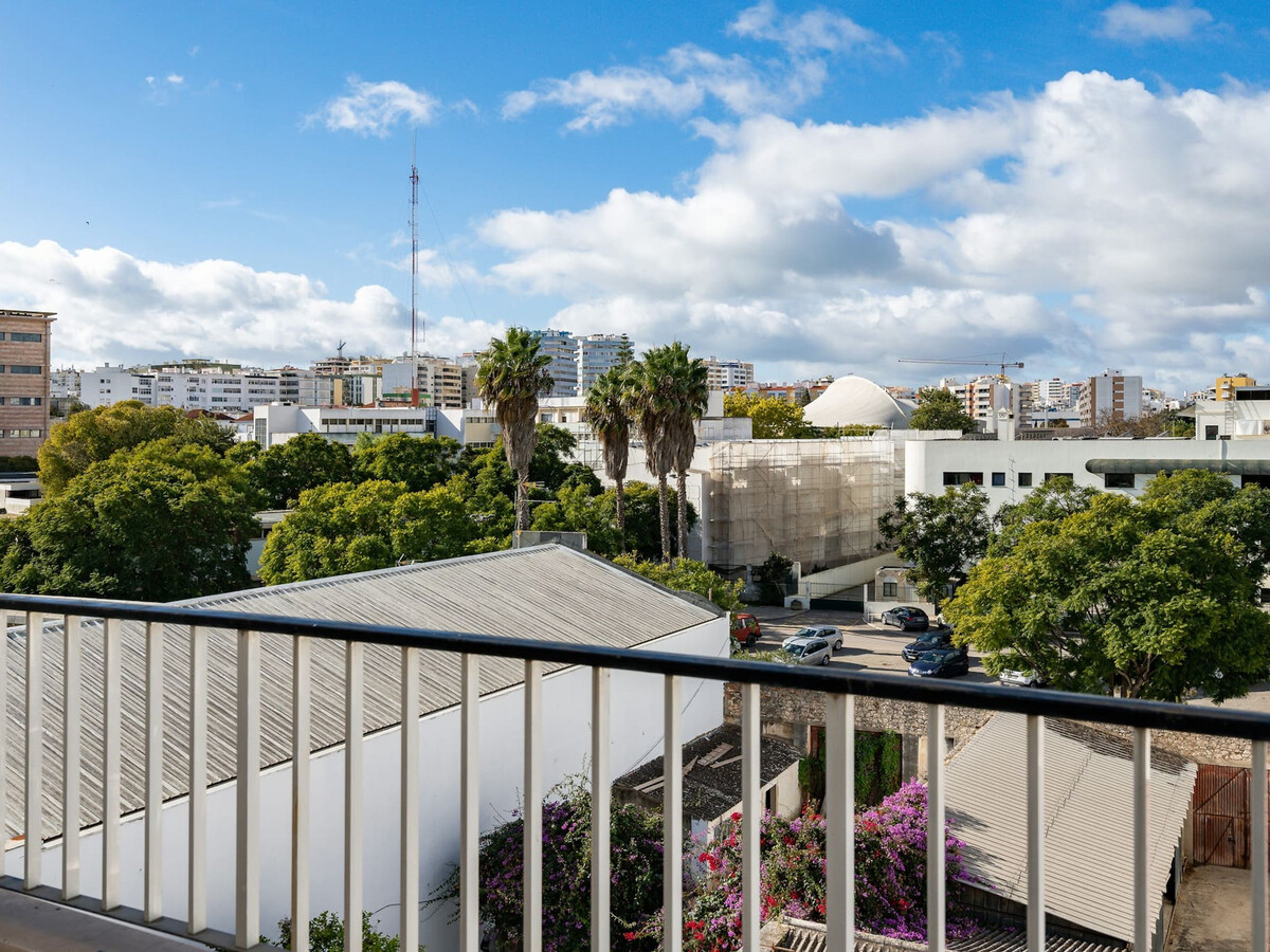 Appartement 110m² rénové, terrasse vue fleuve à Portimão - Photo 22
