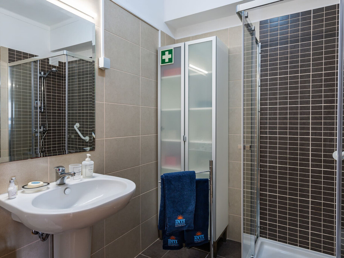Appartement 110m² rénové, terrasse vue fleuve à Portimão - Photo 25
