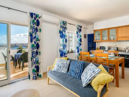 Location appartement à Portimão, Appartement rénové avec balcon et climatisation au cœur de Portimão