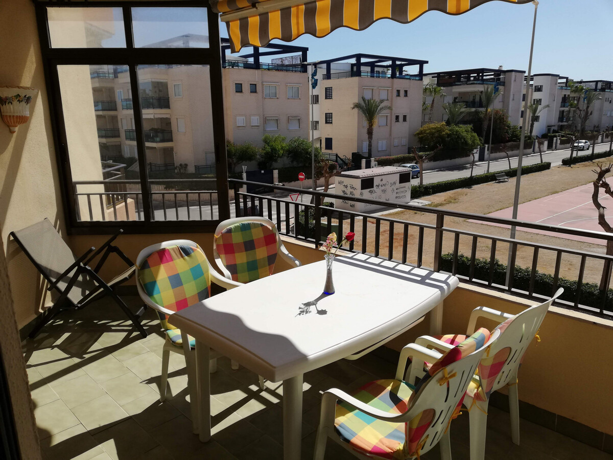 Appartement vue mer à 35 m de la plage, piscine et parking - Photo 3