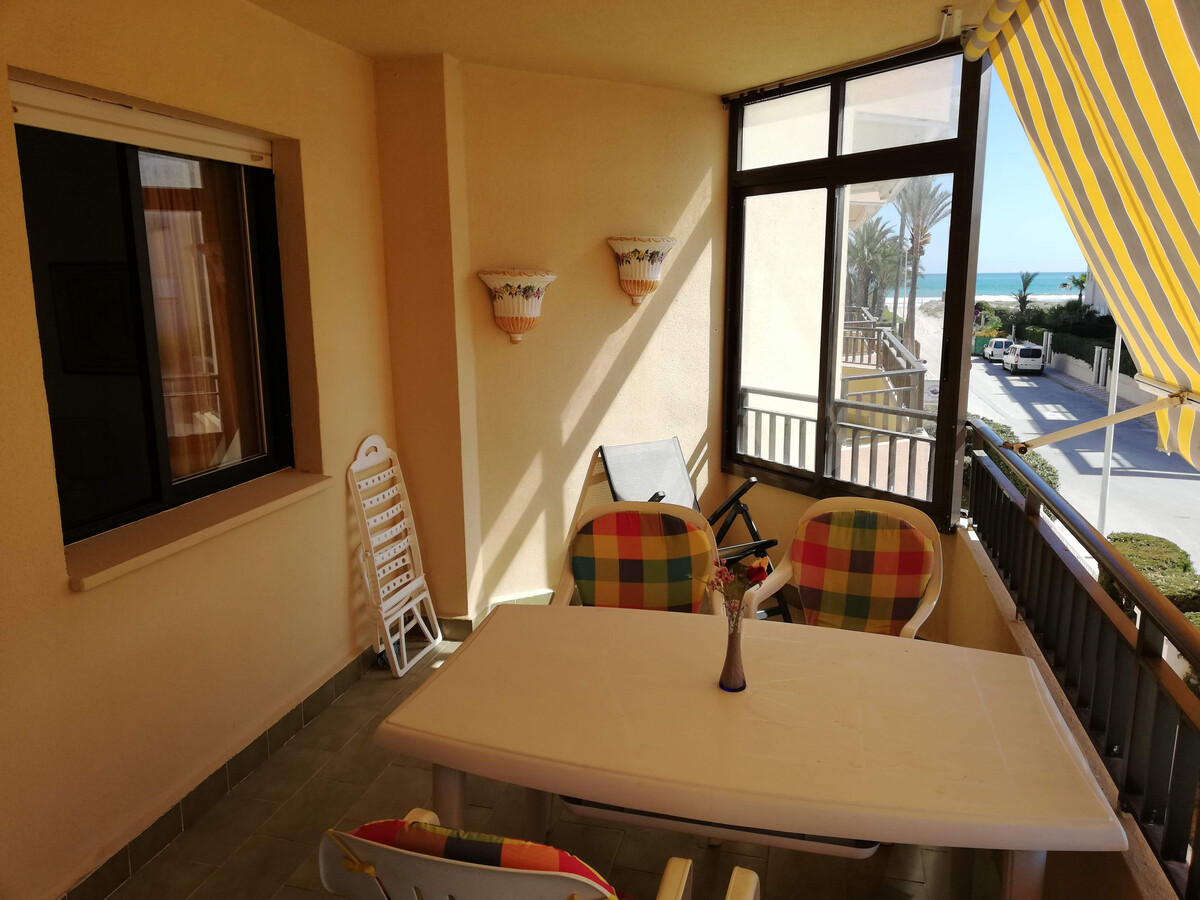 Appartement vue mer à 35 m de la plage, piscine et parking - Photo 11